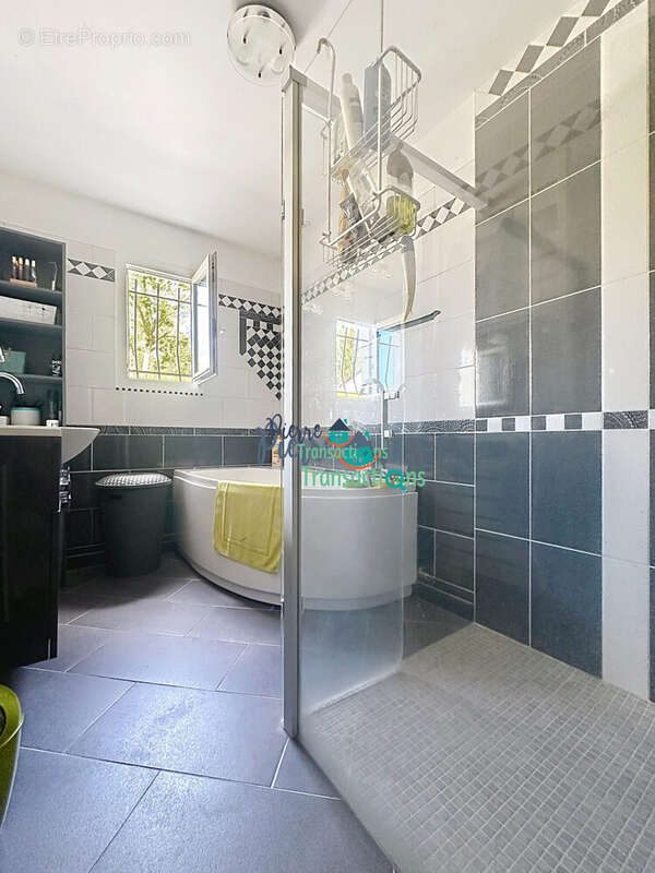 Maison 100 m² à Saint-Maurice-D'etelan  - photo 8
