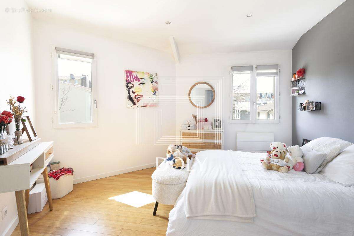 Maison à COURBEVOIE