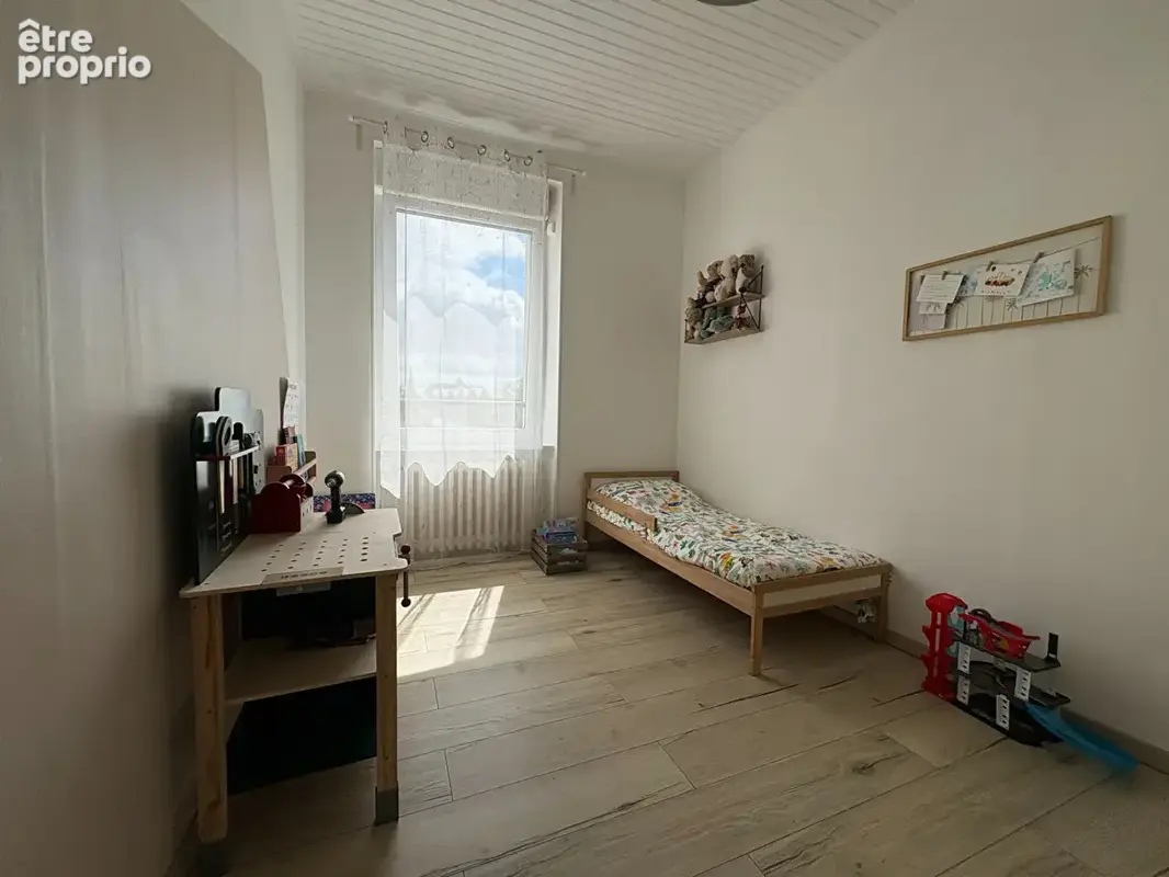 A VENDRE  GUIPAVAS - CENTRE - Maison rénovée 5 chambres - photo 10