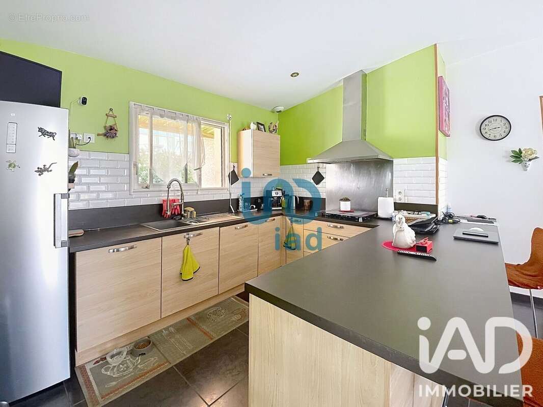 Photo 3