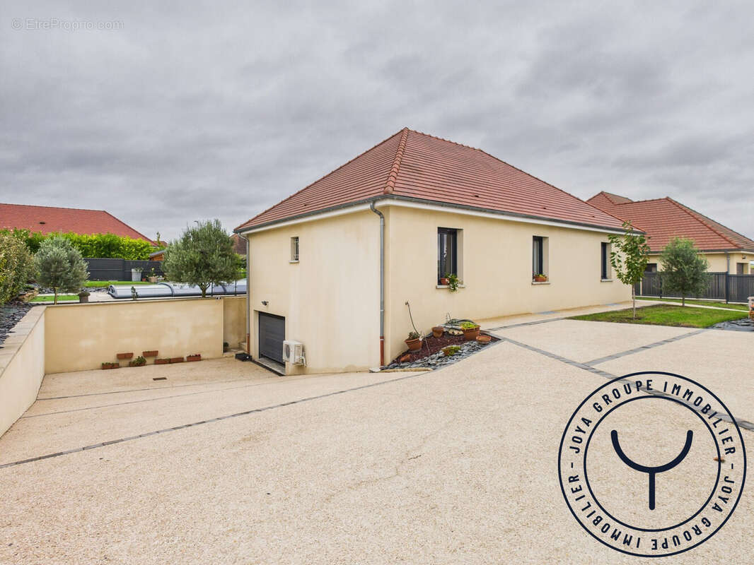 Maison à CRENEY-PRES-TROYES