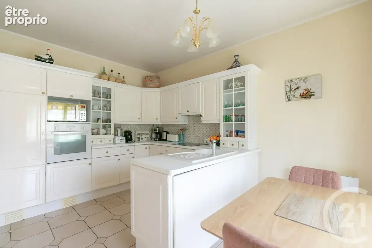 Maison 154 m² à Saint-Maur-Des-Fosses  - photo 8