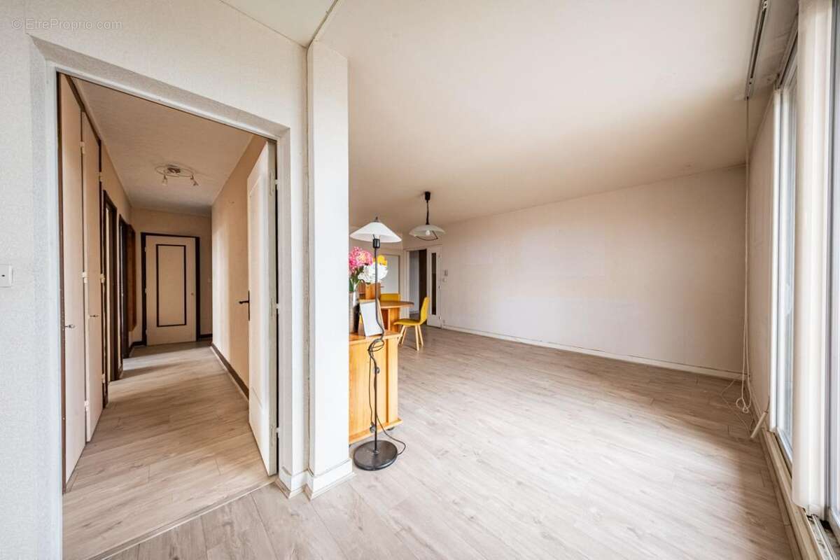 Appartement à CHENOVE