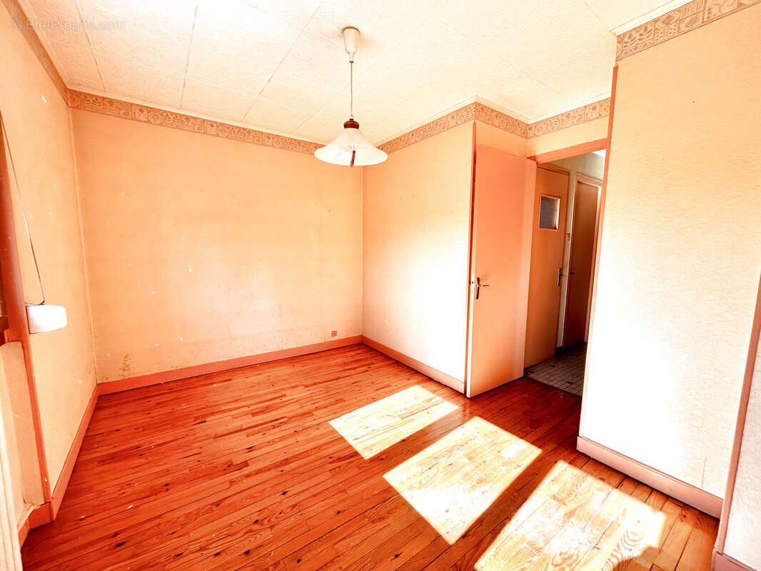 Maison à GIRONCOURT-SUR-VRAINE