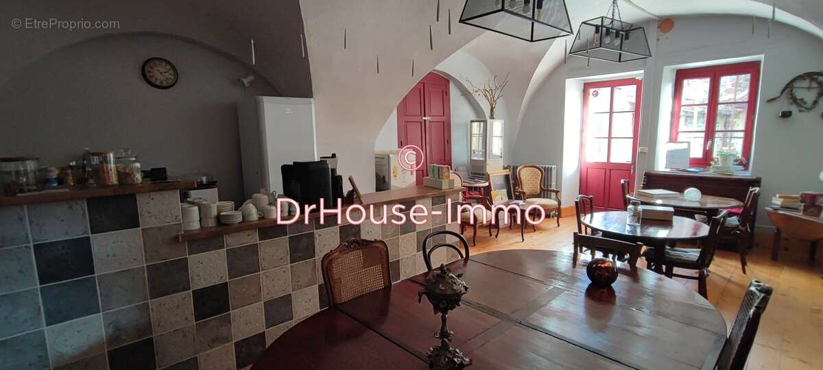 Commerce à VIEILLE-BRIOUDE