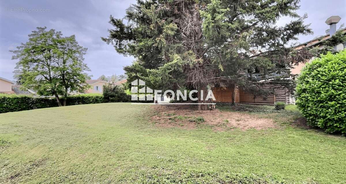 Appartement à SAINT-GENIS-LAVAL