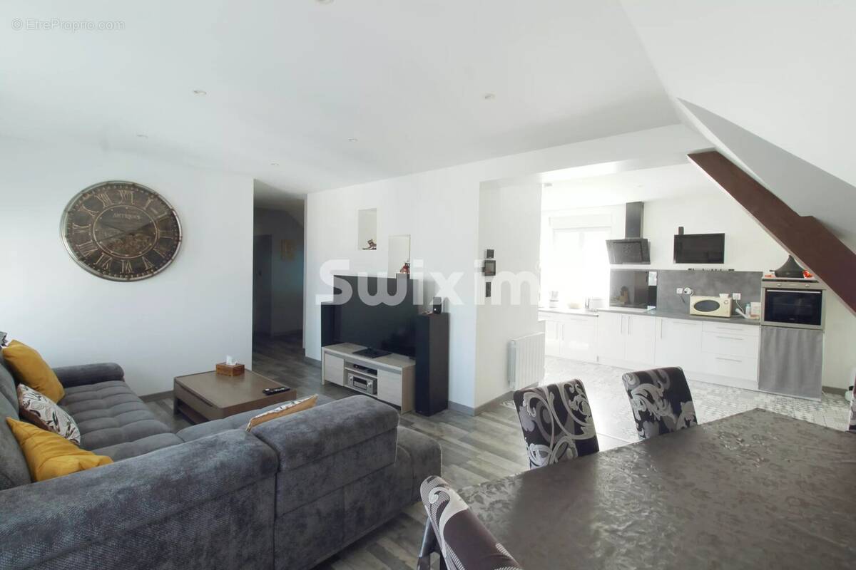 Appartement T5 avec garage, cave et grenier - photo 1