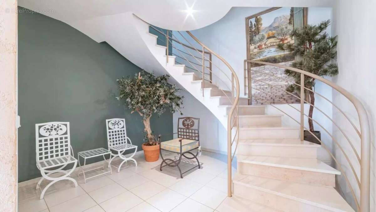 Maison à EZE