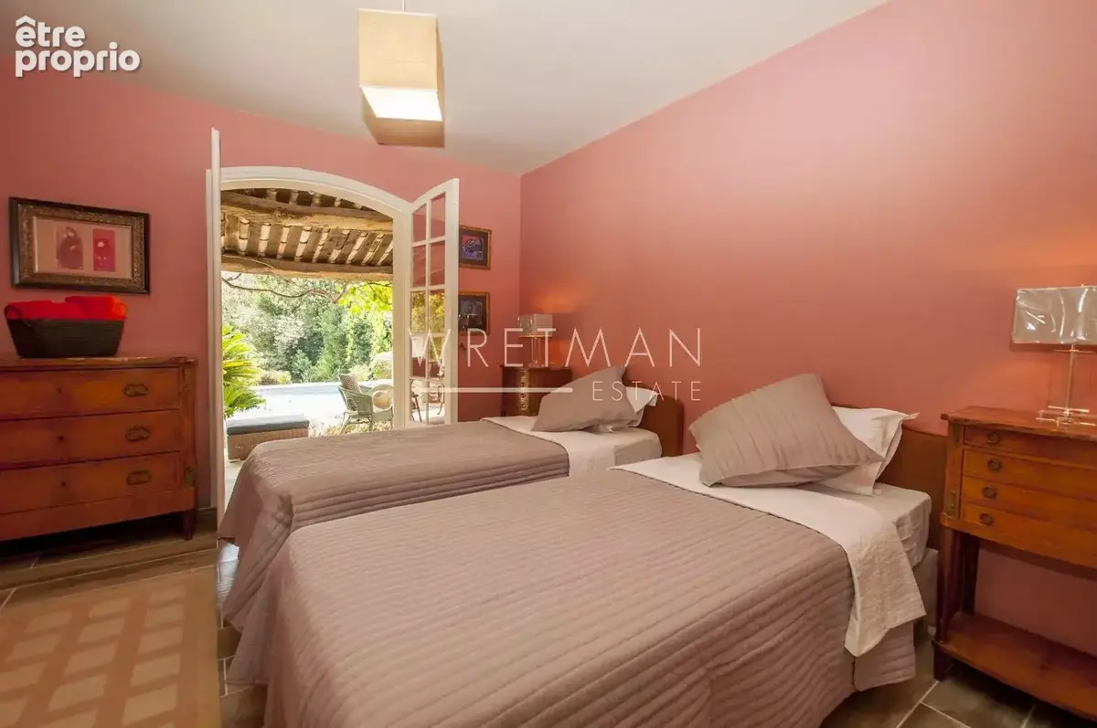 Co Exclusive À vendre près de Valbonne - Domaine de 3 logements - photo 21