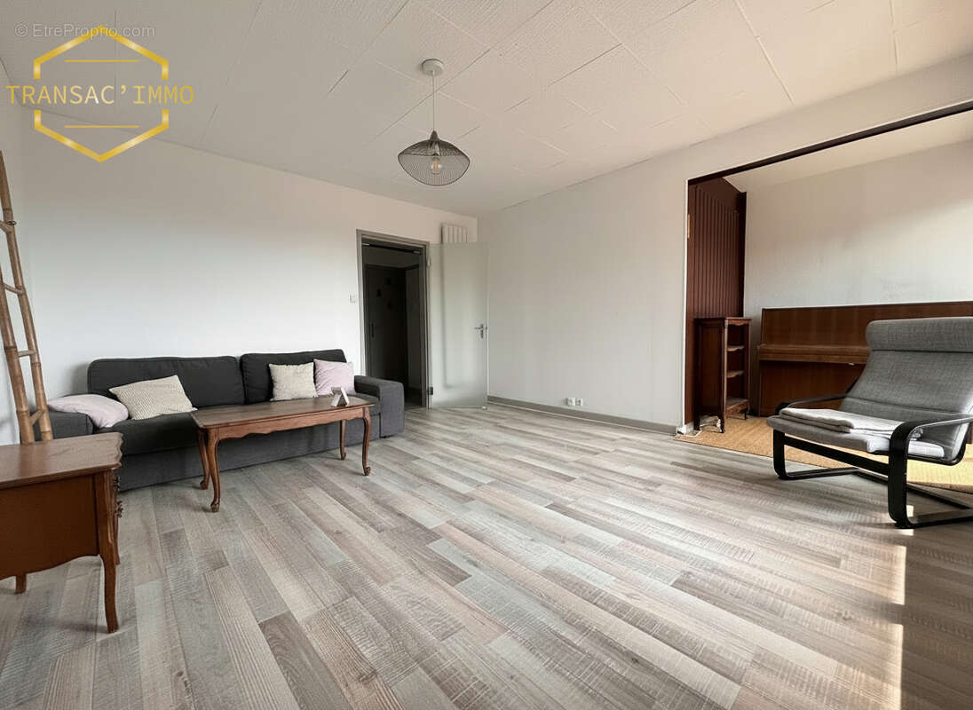 Appartement 74 m² à Fontaine  - photo 4