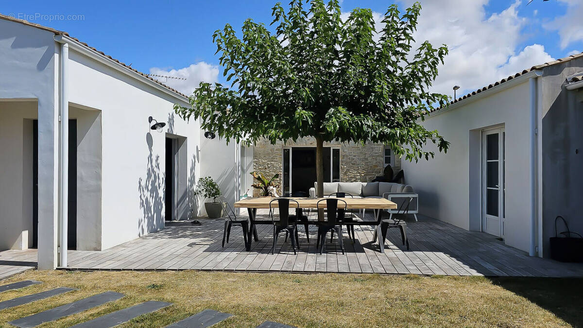 Maison à SAINTE-SOULLE