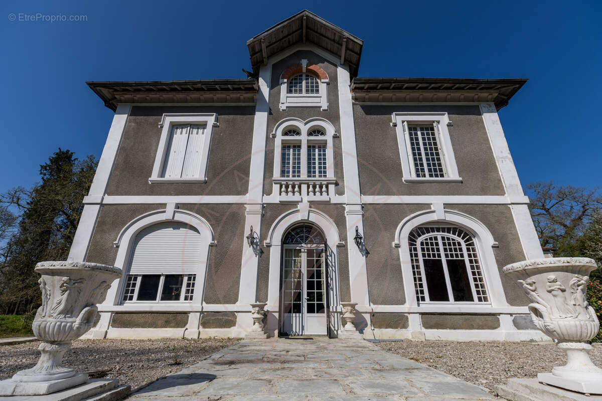 Maison à CAMPAGNE