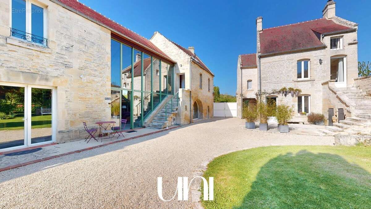 Maison à FONTAINE-HENRY