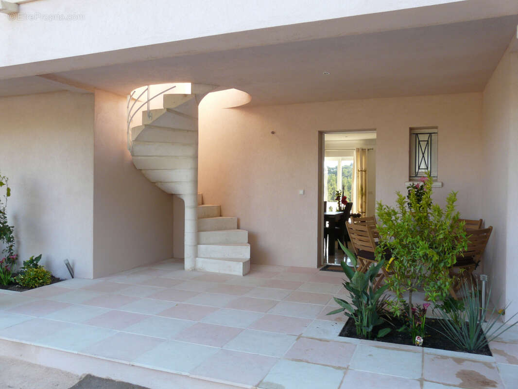 Maison à ENSUES-LA-REDONNE