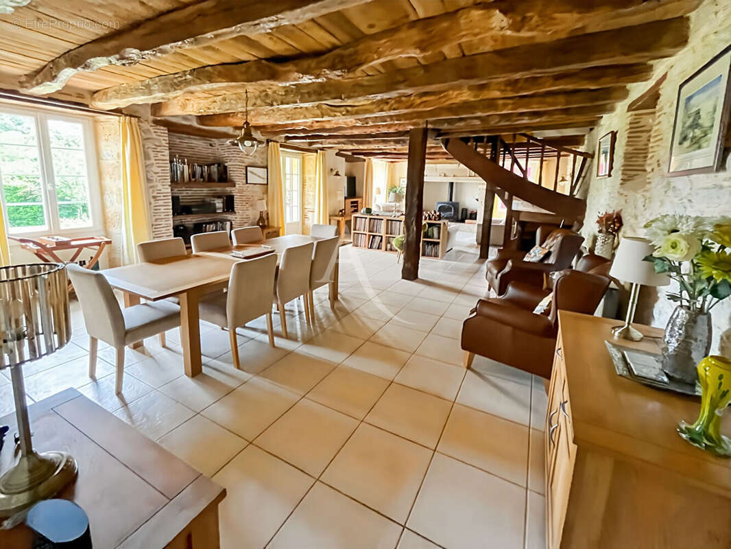 Maison à PRAYSSAC