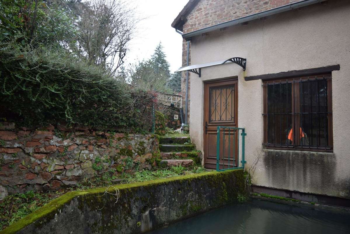 Maison à MONTAIGUET-EN-FOREZ