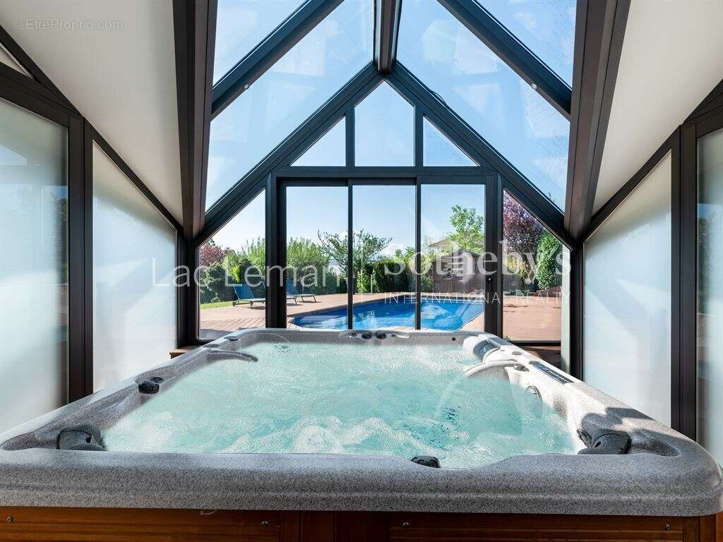 Maison à VETRAZ-MONTHOUX