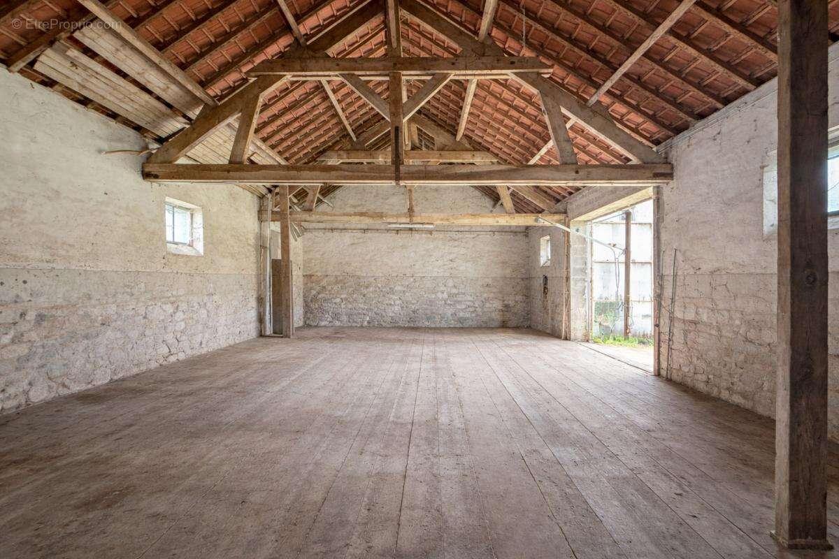 Maison à COURDIMANCHE