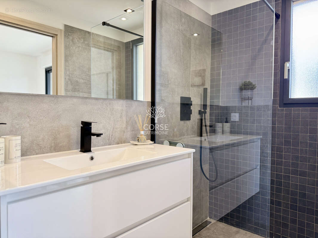 Maison à PORTO-VECCHIO