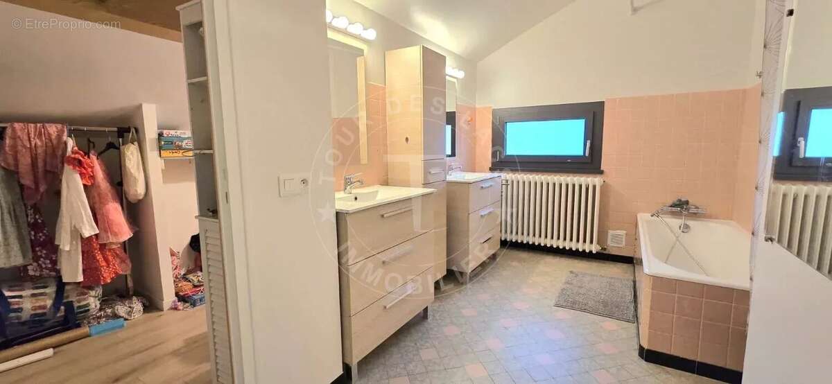 Maison à NAVES-PARMELAN