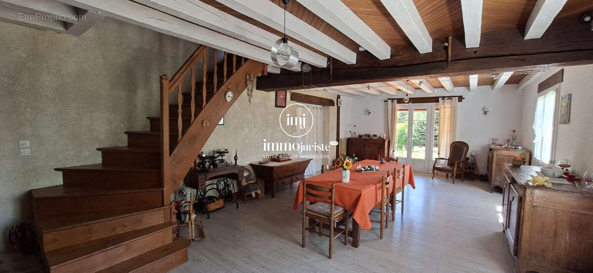 Maison 140 m² à Etagnac  - photo 7