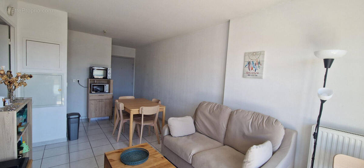 Appartement à GARONS