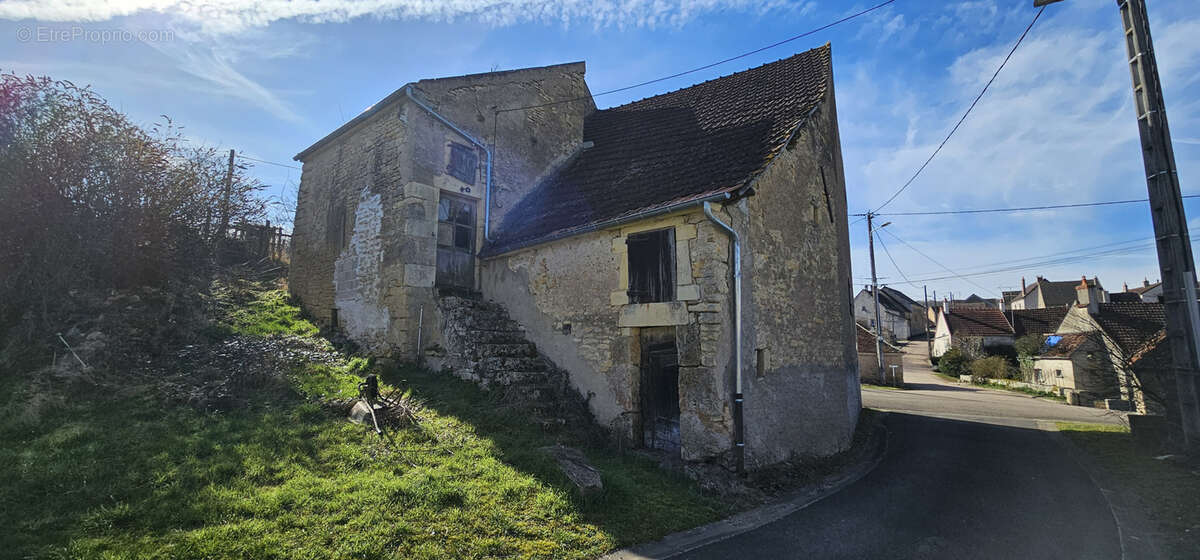 Maison à SAINT-GERMAIN-DES-BOIS