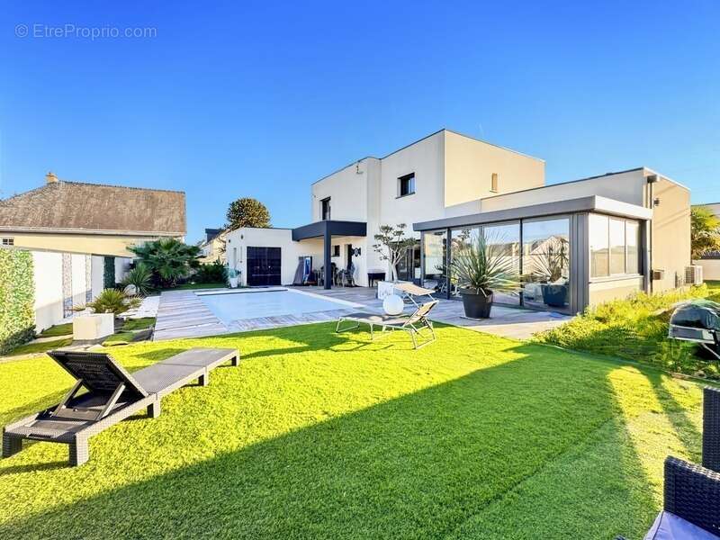 Maison à LES PONTS-DE-CE