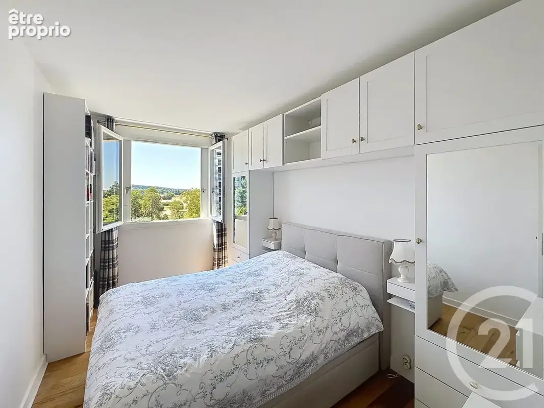 Appartement 74 m² à Saint-Cloud  - photo 4