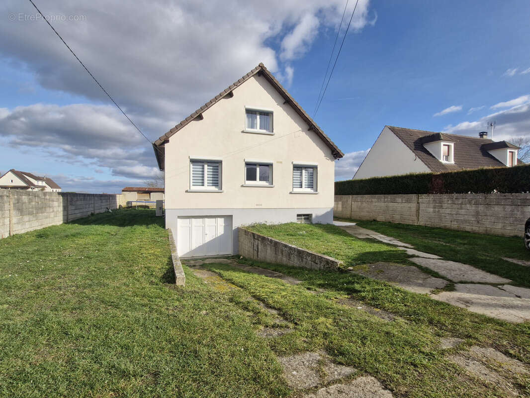 Maison à SACY-LE-GRAND