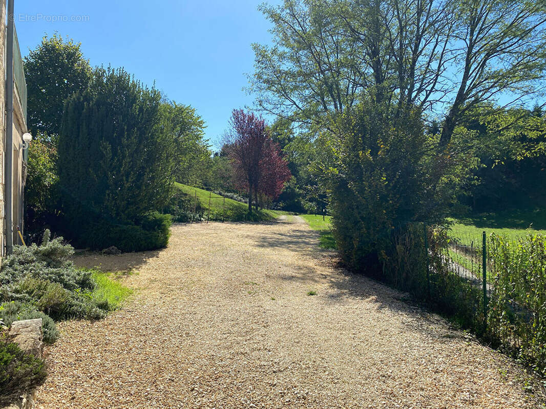 Maison à SAINT-PIERRE-DE-COLE