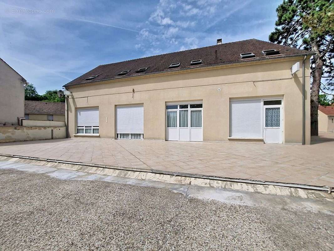 Maison et commerce chars - photo 2
