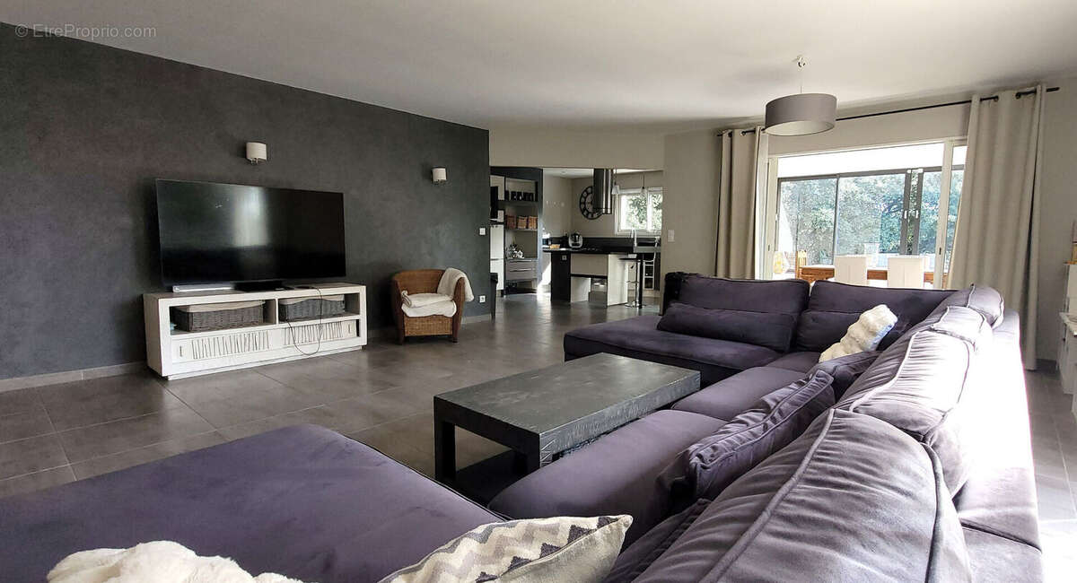 Maison à SUZE-LA-ROUSSE