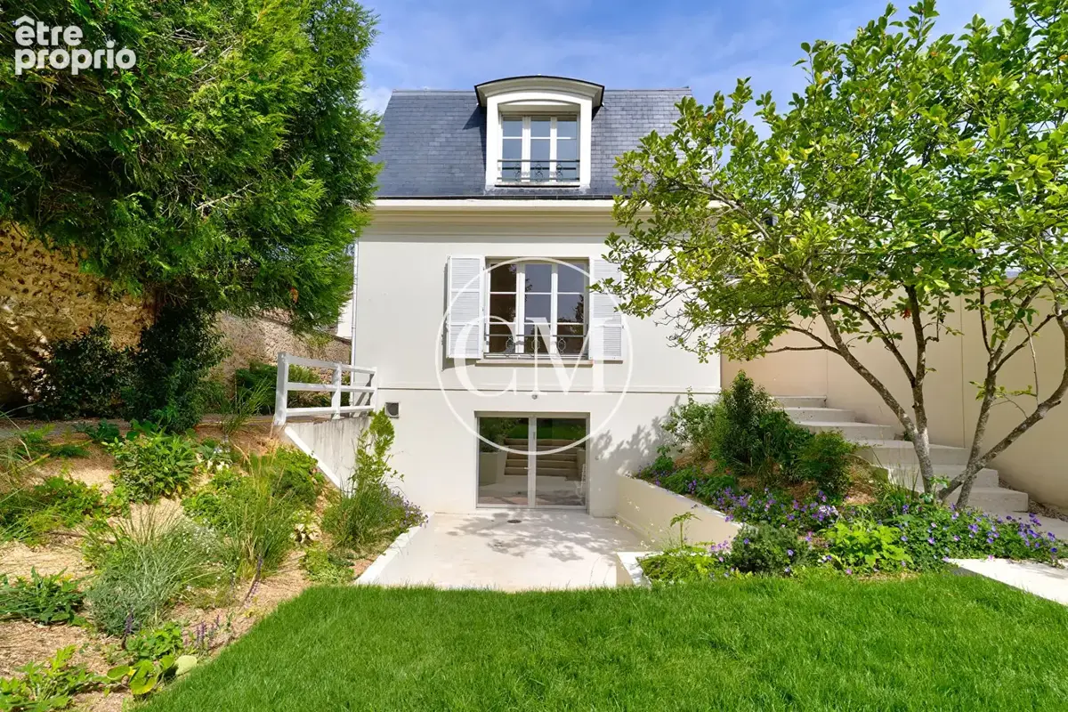 Versailles élégante maison familiale avec piscine intérieure et jardin - photo 3