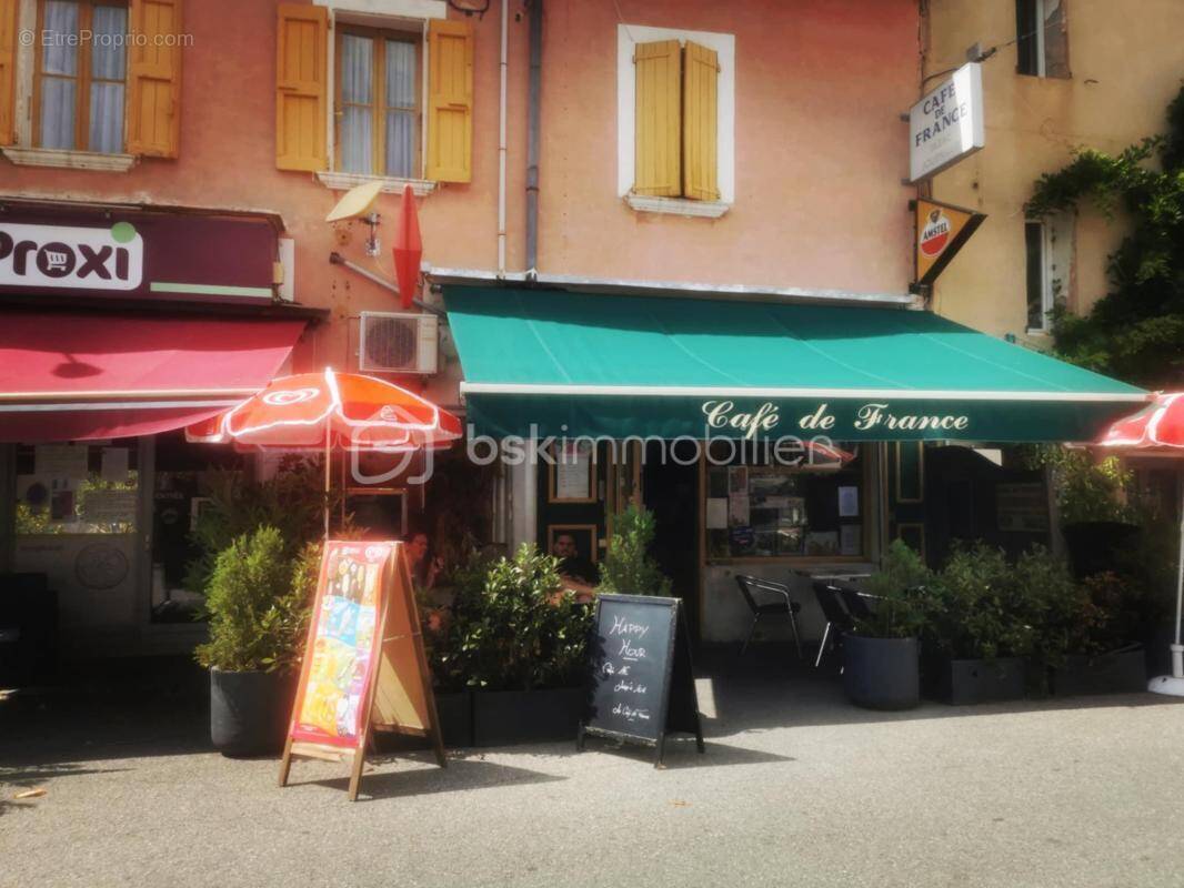Commerce à THOARD