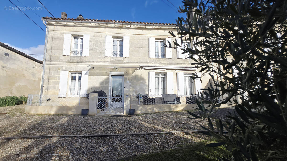 Maison à LA RIVIERE