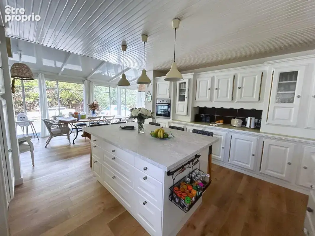 Maison familiale 7 pièces 225 m² à Carignan-De-Bordeaux - photo 4