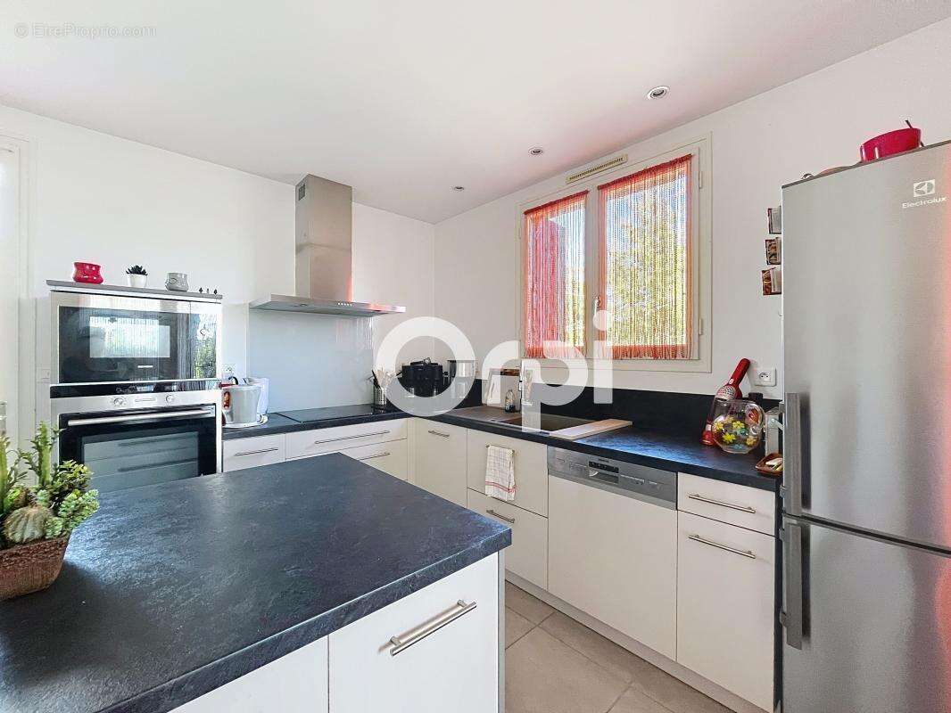 Maison à GAGNAC-SUR-CERE