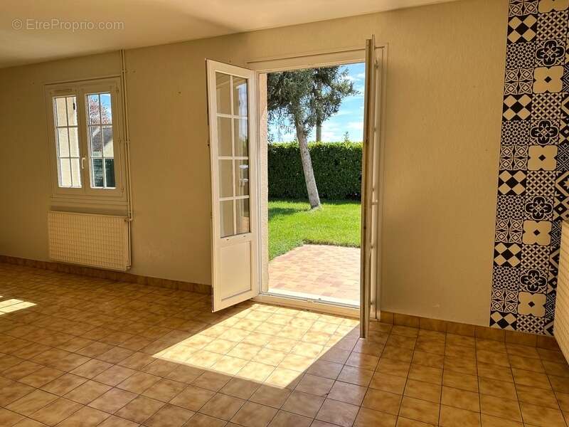 Maison à SAINT-GERVAIS-EN-BELIN