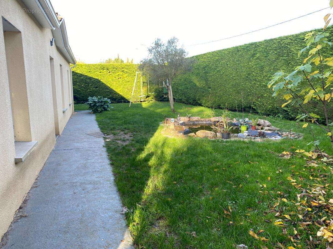 Maison à SAINT-QUENTIN-DE-BARON