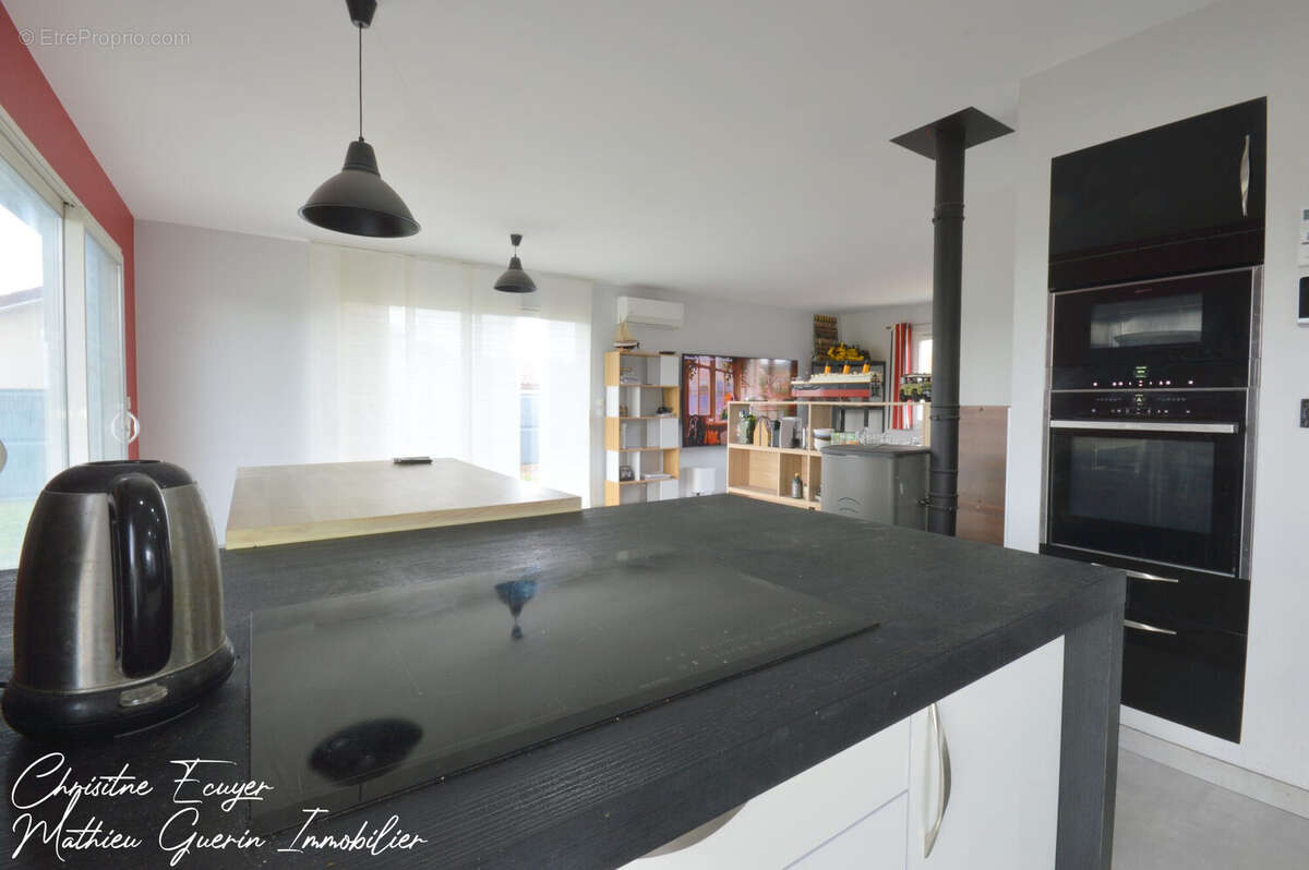 Maison à SAINT-HILAIRE-DE-LA-COTE