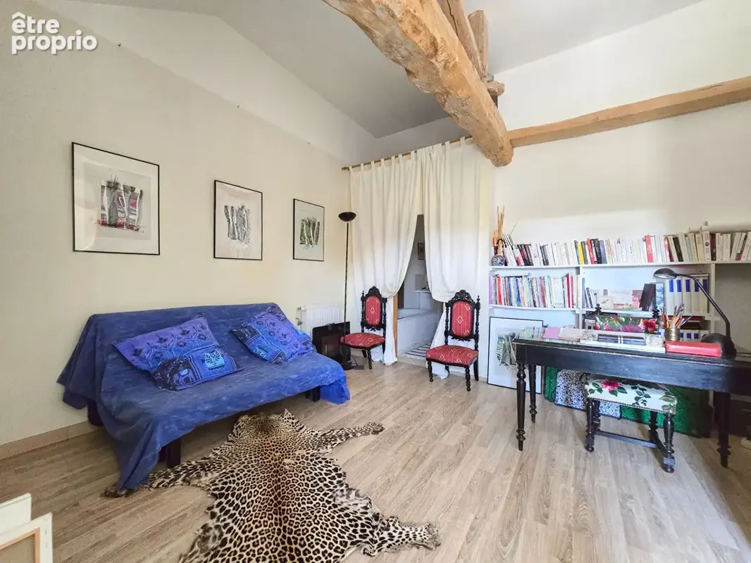 Maison de caractère à vendre à Vaudelnay avec piscine, dépendances et caves troglodytes - photo 13
