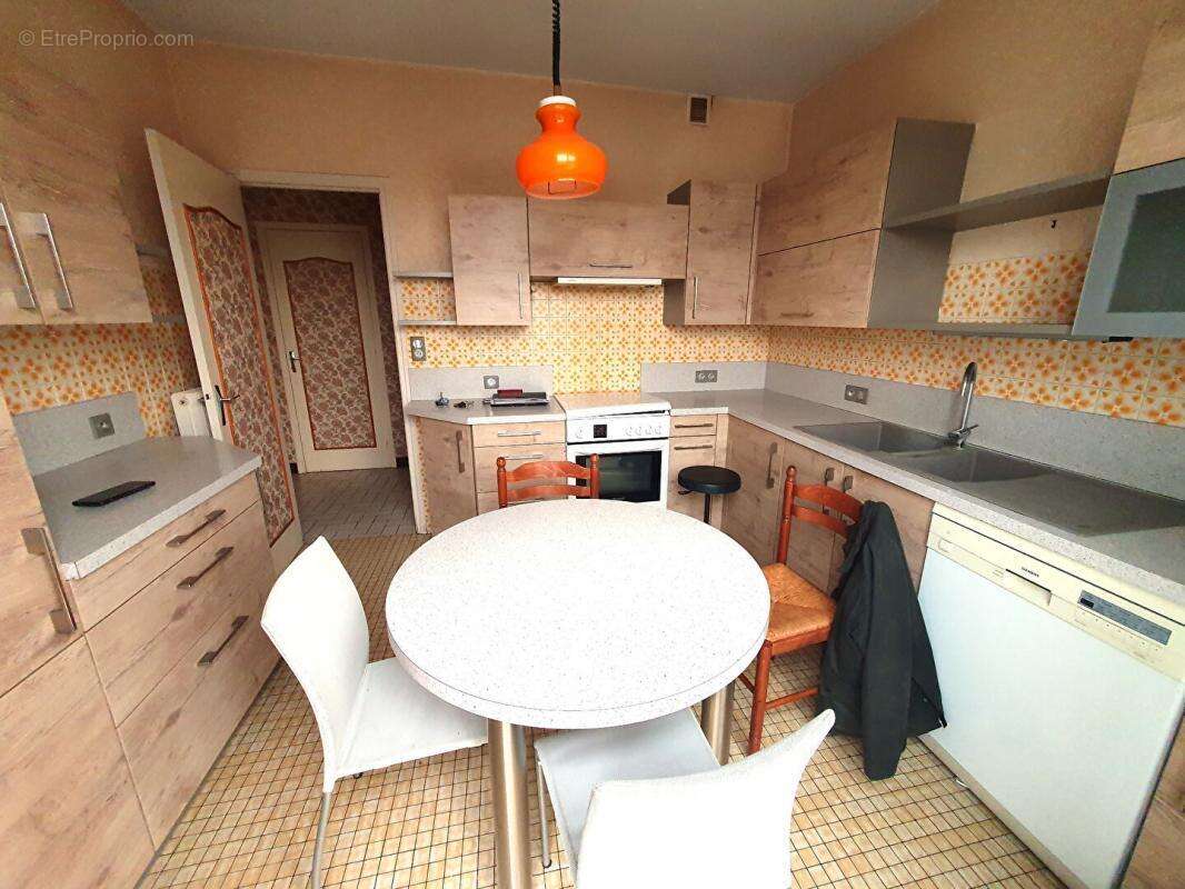 Maison à SAINT-DOULCHARD