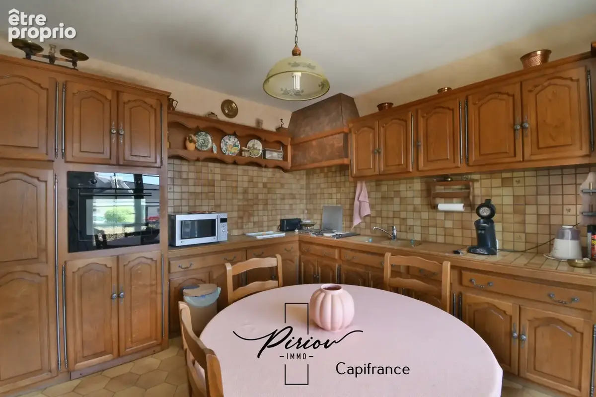 Maison familiale au coeur de Doué la Fontaine - Potentiel de 6 chambres - photo 11