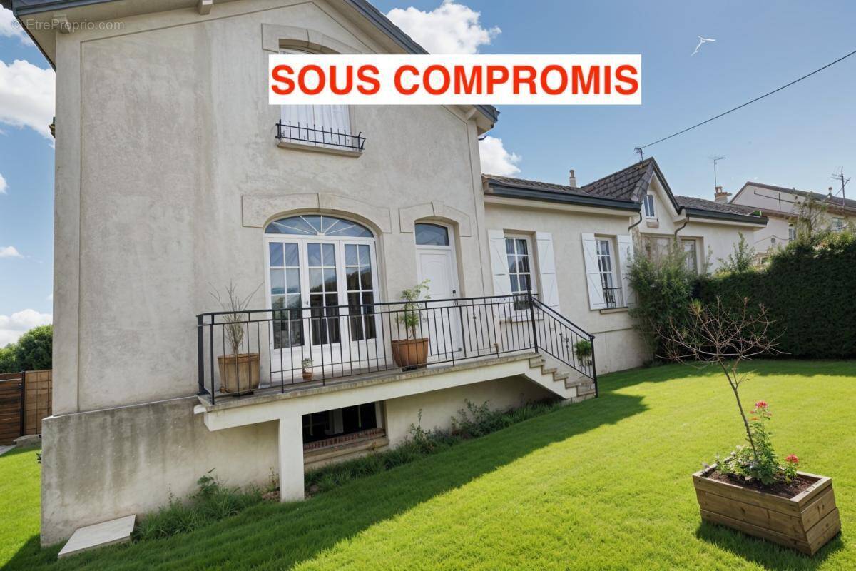 Maison à JOUY-LE-CHATEL