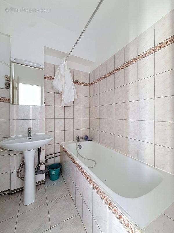 Exclusivité - avignon intra-muros appartement de type 2 - photo 6