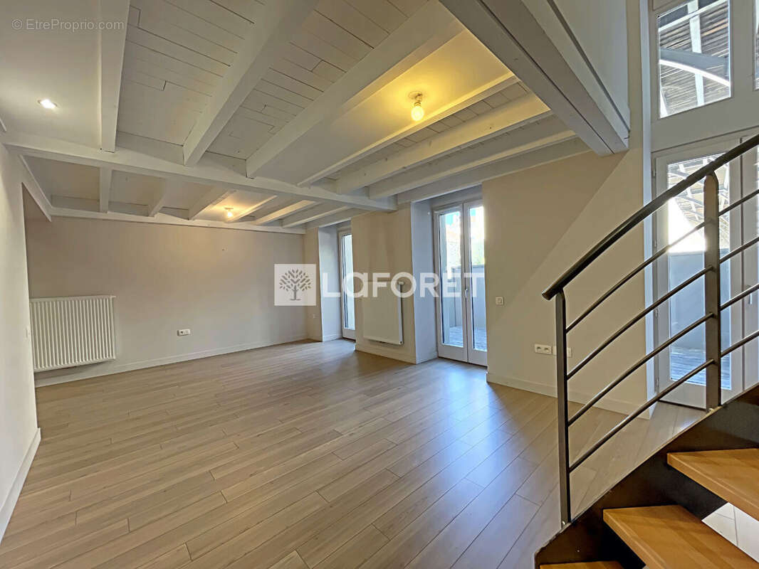 Appartement à SAINT-ETIENNE