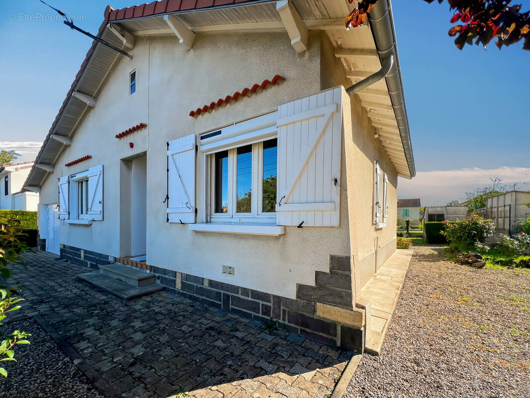 Maison à PONT-DU-CHATEAU