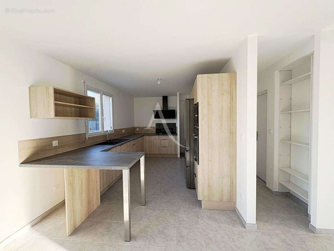 Maison à LA MEMBROLLE-SUR-LONGUENEE