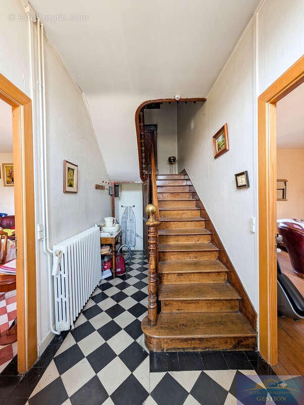 Maison 5 pièces - 140m2 - photo 2